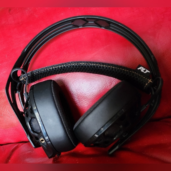 RIG PLT Wireless Headset Only Gaming BENIFITS CHARITY - Picture 2 of 5